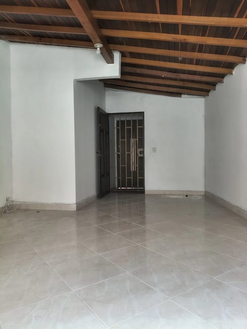 Apartamento de 3 alcobas en arriendo en La Floresta, Medellín, 138 m² · foto 2 de 10