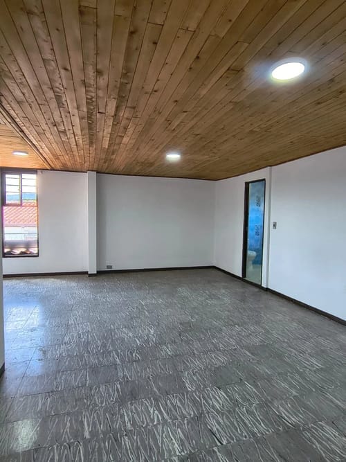 Casa de 5 alcobas en arriendo en La Mosca, Rionegro, 280 m² · foto 6 de 10