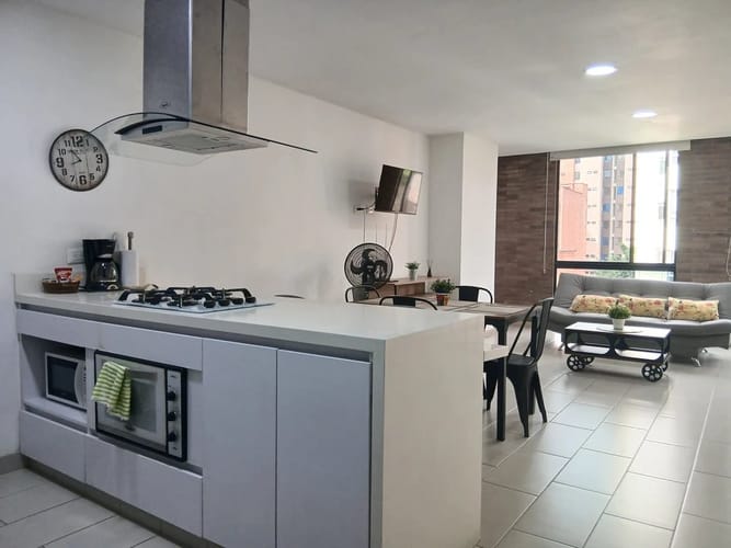 Apartamento de 2 alcobas en arriendo en Bolivariana, Medellín, 84 m² · foto 6 de 10