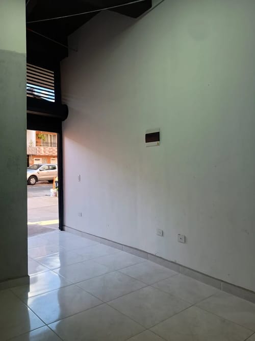 Local en arriendo en La Floresta, Medellín, 20 m² · foto 6 de 8