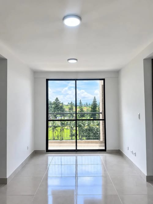 Apartamento de 2 alcobas en arriendo en Cuatro Esquinas, Rionegro, 55 m² · foto 2 de 10