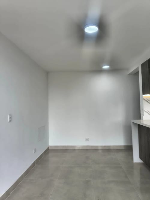 Apartamento de 2 alcobas en arriendo en Cuatro Esquinas, Rionegro, 55 m² · foto 3 de 10