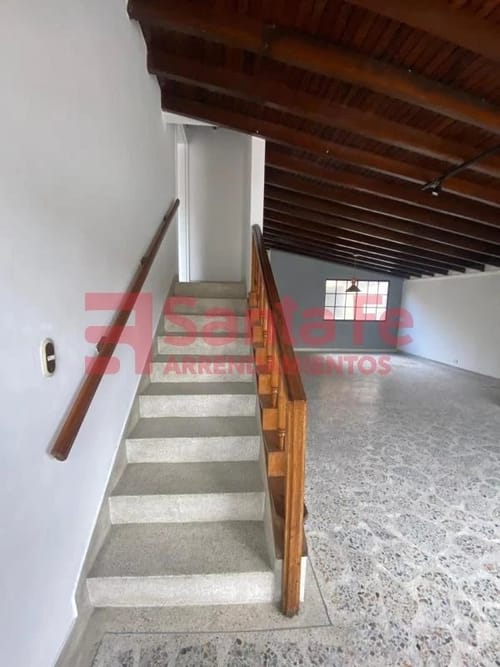 Casa de 4 alcobas en venta en Los Colores, Medellín, 179 m² · foto 3 de 10
