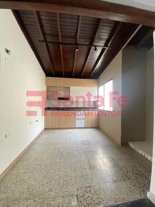 Casa de 4 alcobas en venta en Los Colores, Medellín, 179 m² · foto 5 de 10