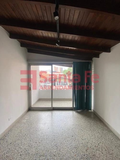 Casa de 4 alcobas en venta en Los Colores, Medellín, 179 m² · foto 8 de 10