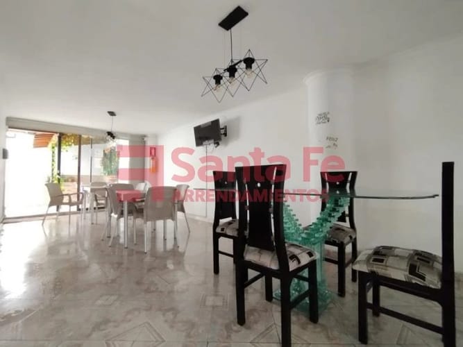 Casa de 11 alcobas en venta en Los Colores, Medellín, 660 m² · foto 6 de 10