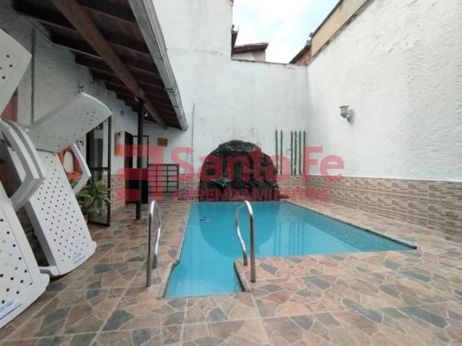 Casa de 11 alcobas en venta en Los Colores, Medellín, 660 m² · foto 7 de 10