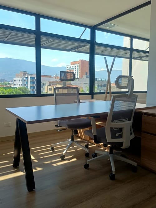 Oficina en arriendo en Cuarta Brigada, Medellín, 10 m² · foto 2 de 10