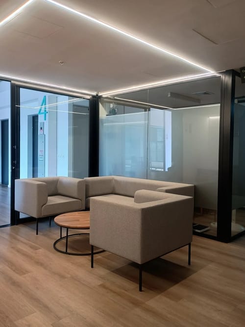 Oficina en arriendo en Cuarta Brigada, Medellín, 10 m² · foto 6 de 10
