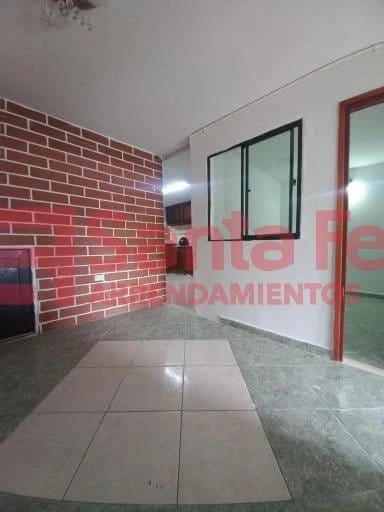 Casa de 4 alcobas en venta en Las Granjas, Medellín, 69 m² · foto 3 de 10