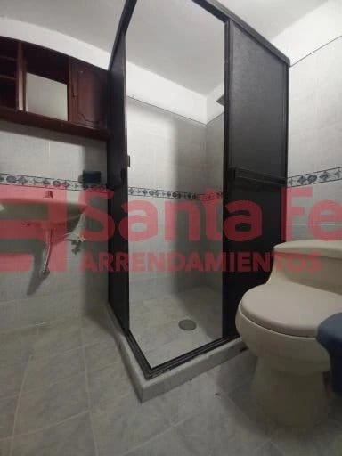 Casa de 4 alcobas en venta en Las Granjas, Medellín, 69 m² · foto 9 de 10