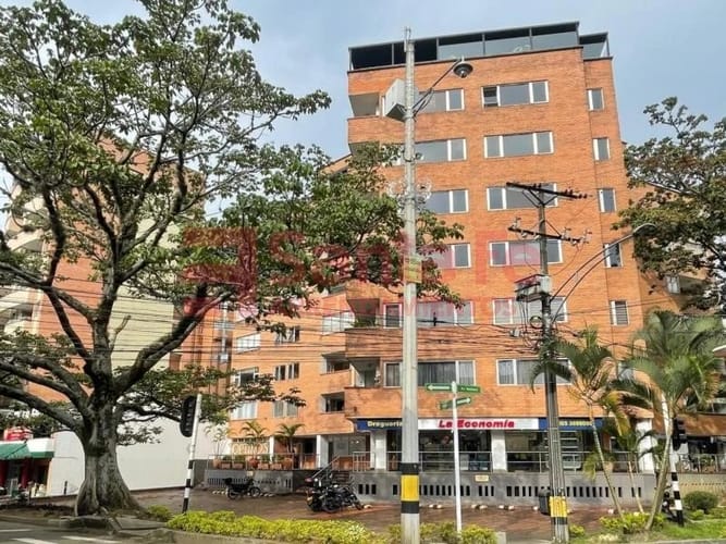 Apartamento de 4 alcobas en venta en Laureles, Medellín, 136 m² · foto 2 de 10