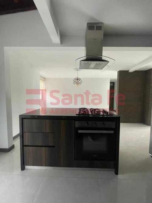 Apartamento de 4 alcobas en venta en Laureles, Medellín, 136 m² · foto 5 de 10
