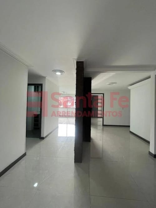 Apartamento de 4 alcobas en venta en Laureles, Medellín, 136 m² · foto 9 de 10