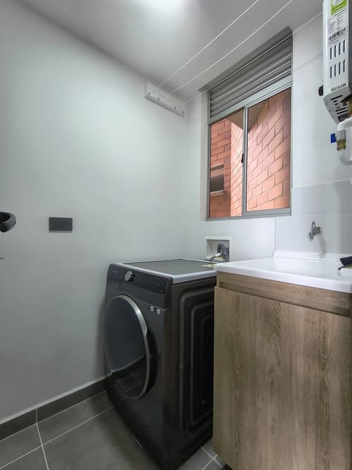 Apartamento de 2 alcobas en arriendo en Tres Esquinas, Sabaneta, 69 m² · foto 6 de 10