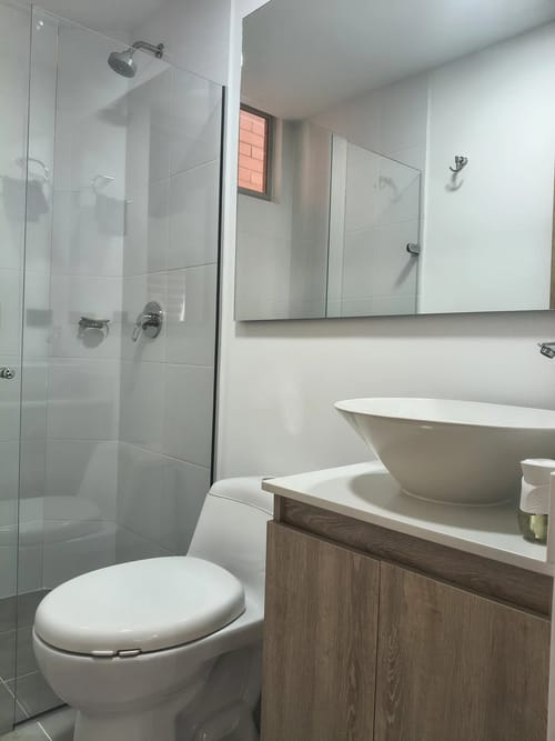 Apartamento de 2 alcobas en arriendo en Tres Esquinas, Sabaneta, 69 m² · foto 7 de 10