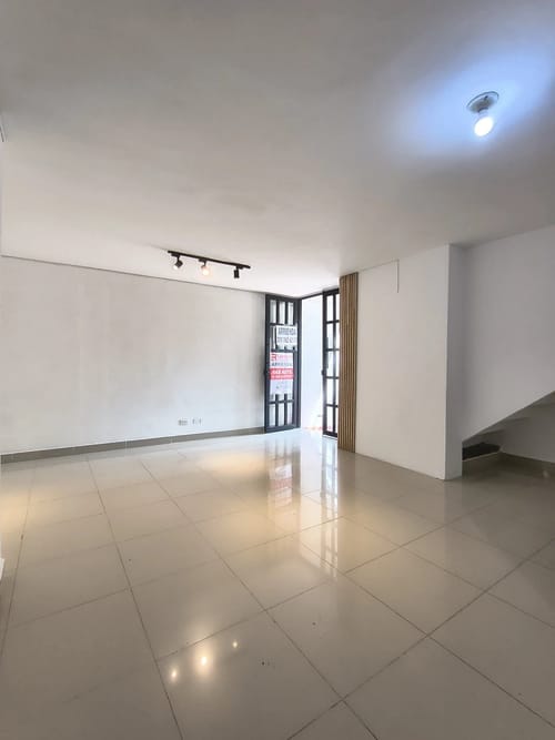 Local en arriendo en San Joaquín, Medellín, 24 m² · foto 4 de 5