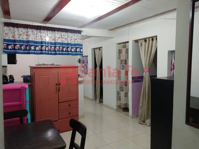 Casa de 6 alcobas en venta en Las Granjas, Medellín, 120 m² · foto 2 de 10
