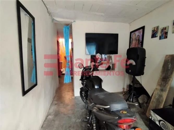 Casa de 6 alcobas en venta en Santa Ines, Medellín, 125 m² · foto 3 de 10