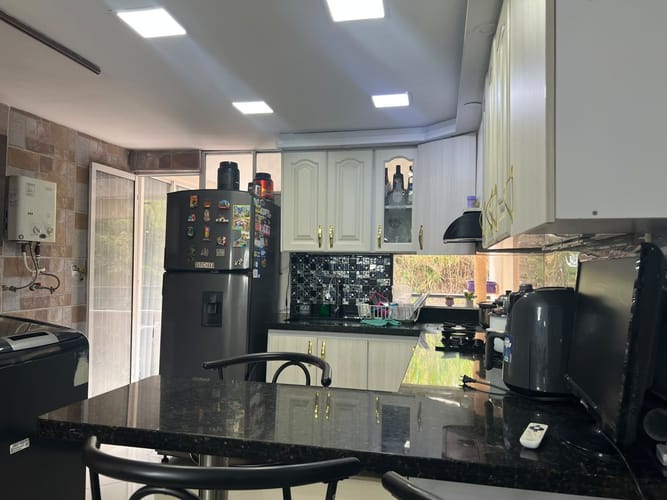 Apartamento de 3 alcobas en venta en Camino Verde, Envigado, 75 m² · foto 3 de 15
