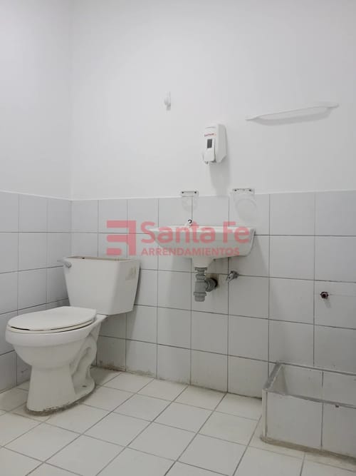 Local en arriendo en Villanueva, Medellín, 59 m² · foto 4 de 5