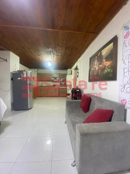 Casa de 6 alcobas en venta en La Milagrosa, Medellín, 108 m² · foto 4 de 10