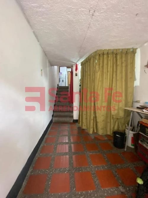 Casa de 6 alcobas en venta en La Milagrosa, Medellín, 108 m² · foto 6 de 10