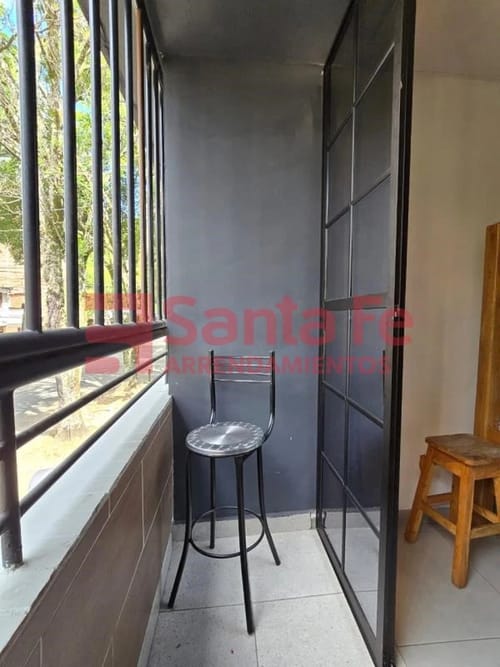 Apartamento de 7 alcobas en venta en Laureles, Medellín, 135 m² · foto 3 de 10
