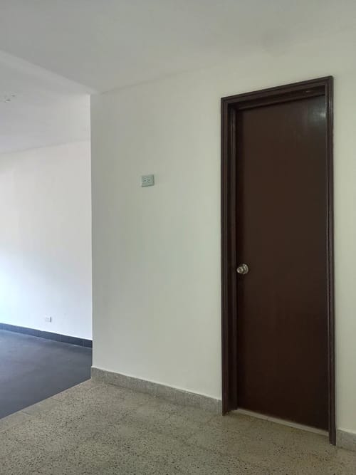 Local en arriendo en Simon Bolivar, Medellín, 30 m² · foto 7 de 8