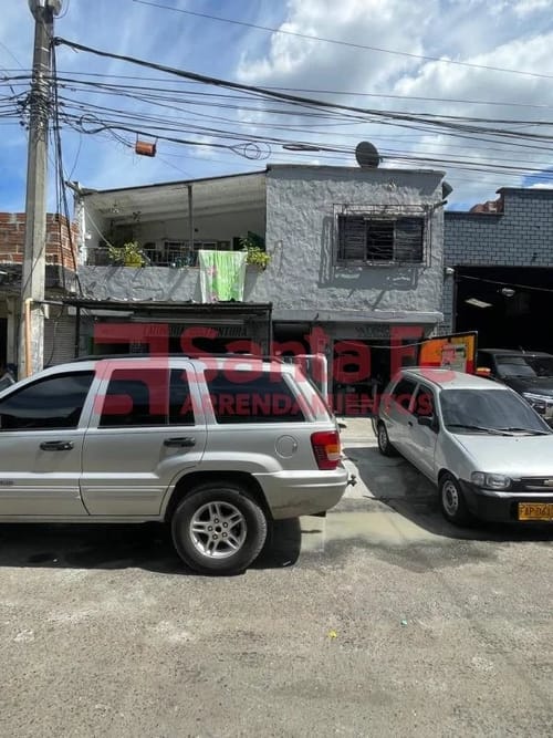 Casa en venta en Naranjal, Medellín, 192 m² · foto 2 de 10