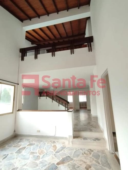 Apartamento de 4 alcobas en venta en El Poblado, Medellín, 213 m² · foto 5 de 10