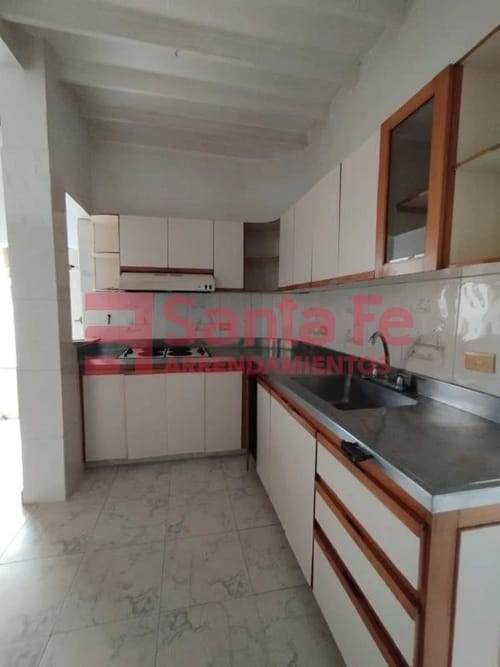 Apartamento de 4 alcobas en venta en El Poblado, Medellín, 213 m² · foto 6 de 10