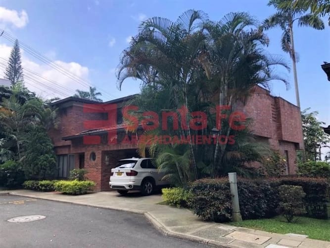 Casa de 4 alcobas en venta en El Poblado, Medellín, 507 m² · foto 4 de 10