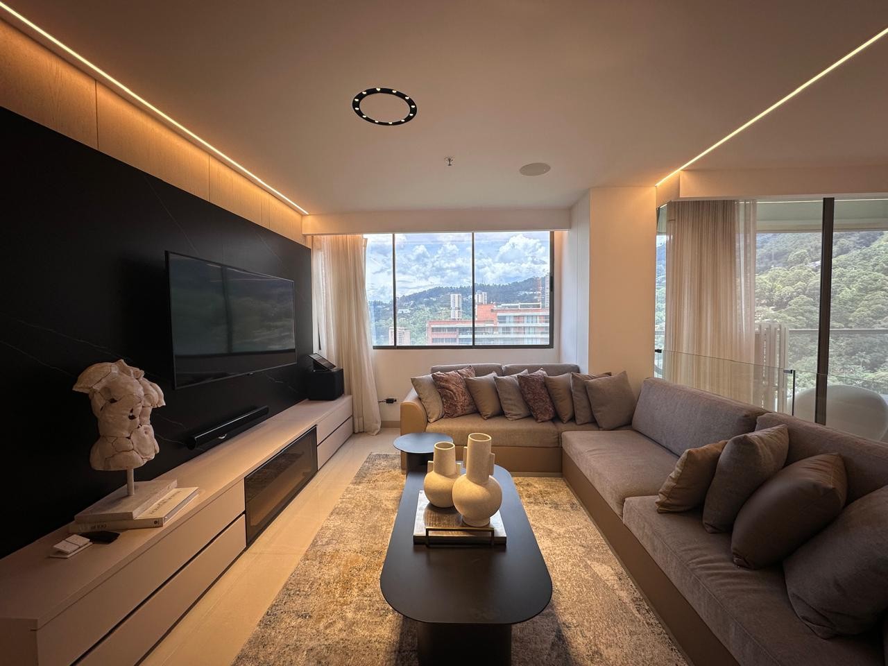 Apartamento en arriendo en El Poblado, Medellín · foto 4 de 19