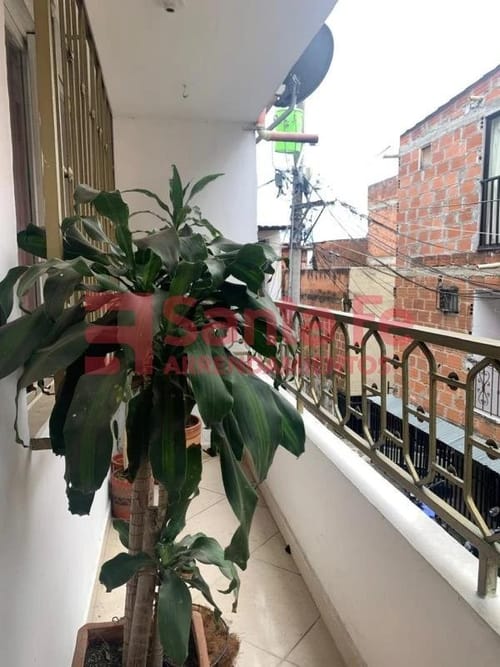 Casa de 3 alcobas en venta en Loreto, Medellín, 92 m² · foto 2 de 10