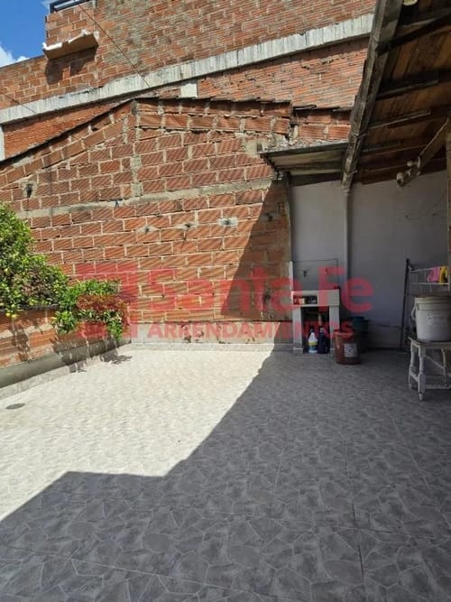 Casa de 4 alcobas en venta en El Poblado, Medellín, 252 m² · foto 8 de 10