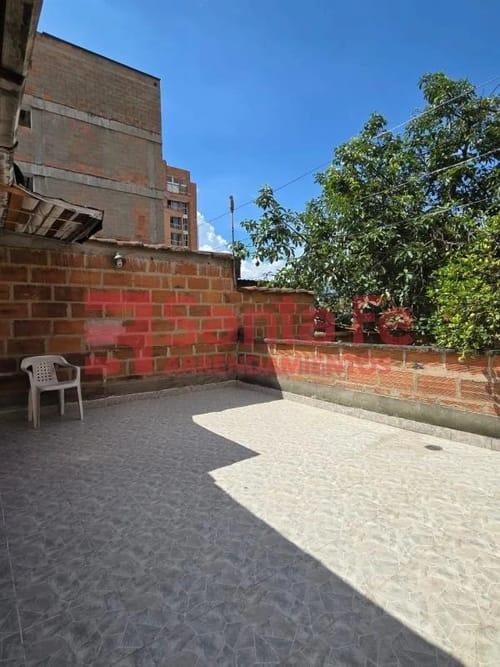 Casa de 4 alcobas en venta en El Poblado, Medellín, 252 m² · foto 9 de 10