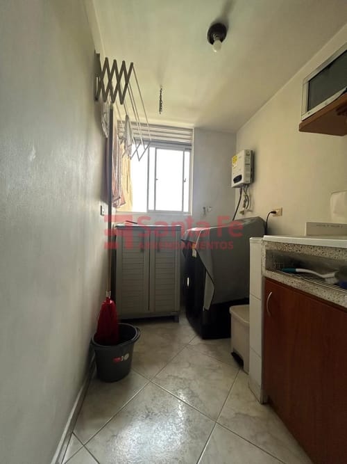 Apartamento de 3 alcobas en venta en El Poblado, Medellín, 81 m² · foto 9 de 10
