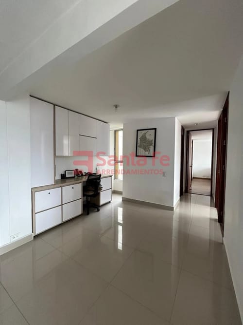 Apartamento de 3 alcobas en venta en El Poblado, Medellín, 79 m² · foto 3 de 10