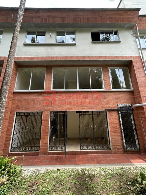 Casa de 4 alcobas en venta en El Poblado, Medellín, 330 m² · foto 8 de 10