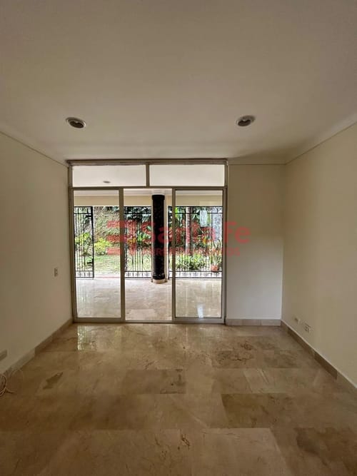 Casa de 4 alcobas en venta en El Poblado, Medellín, 330 m² · foto 9 de 10
