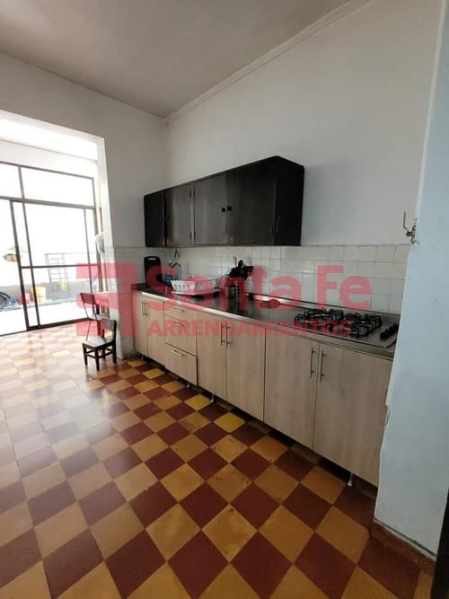 Casa de 9 alcobas en venta en Prado, Medellín, 378 m² · foto 10 de 10