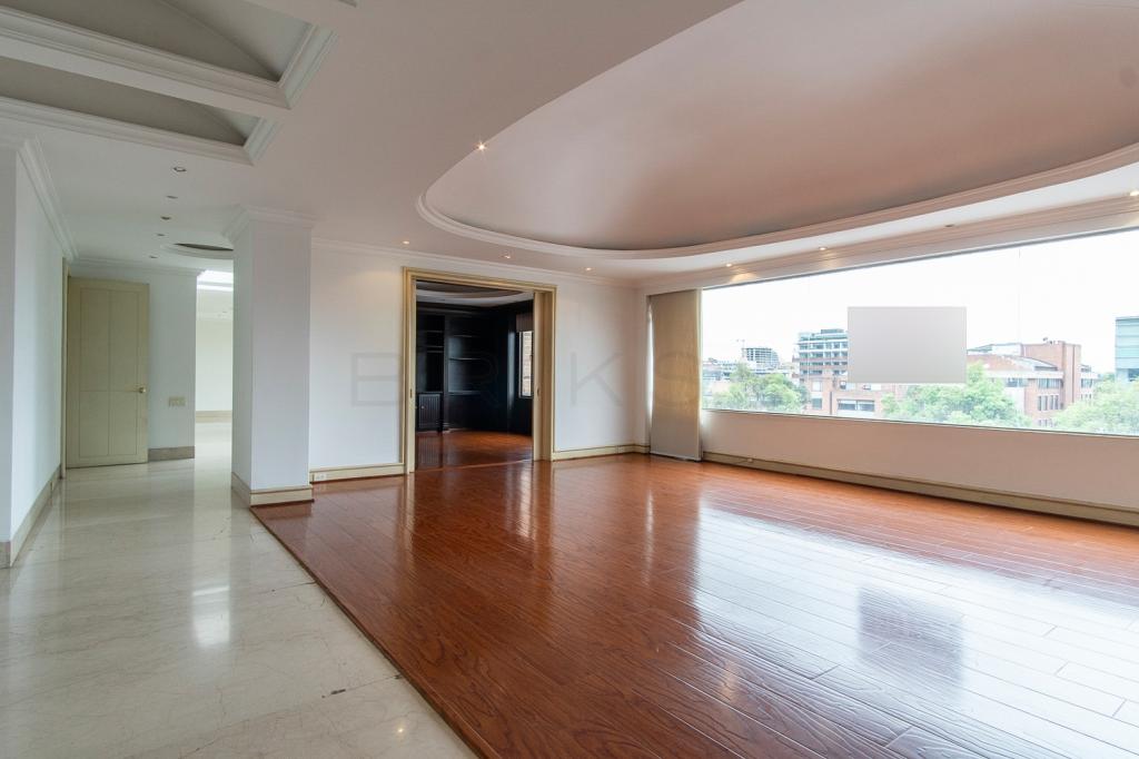 Apartamento en venta en Chico Norte, Bogotá · foto 2 de 20
