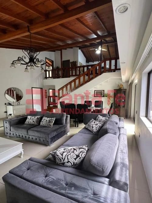 Apartamento de 4 alcobas en venta en Los Colores, Medellín, 170 m² · foto 3 de 10