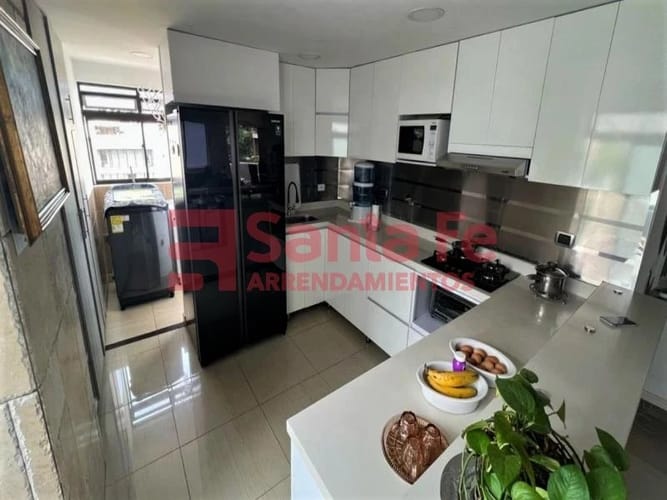 Apartamento de 4 alcobas en venta en Los Colores, Medellín, 170 m² · foto 9 de 10