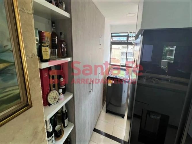 Apartamento de 4 alcobas en venta en Los Colores, Medellín, 170 m² · foto 10 de 10
