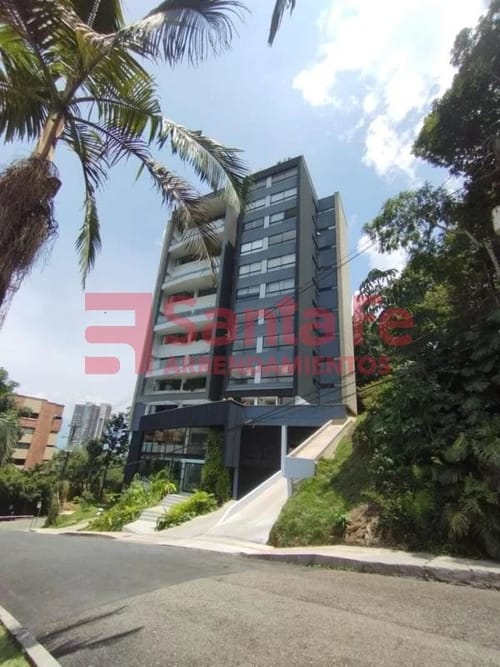 Apartamento de 4 alcobas en venta en El Poblado, Medellín, 230 m² · foto 2 de 10