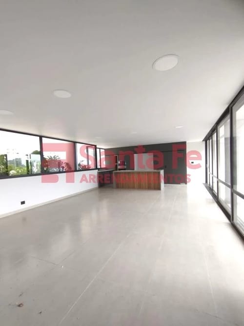 Apartamento de 4 alcobas en venta en El Poblado, Medellín, 230 m² · foto 3 de 10