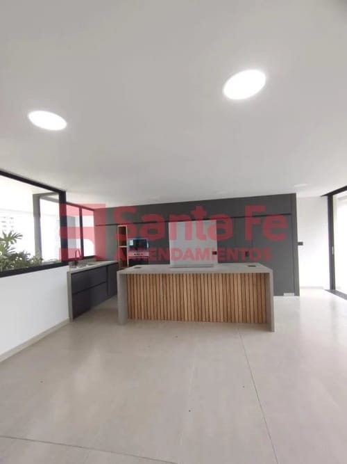 Apartamento de 4 alcobas en venta en El Poblado, Medellín, 230 m² · foto 5 de 10