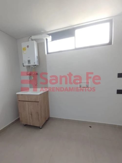 Apartamento de 4 alcobas en venta en El Poblado, Medellín, 230 m² · foto 8 de 10